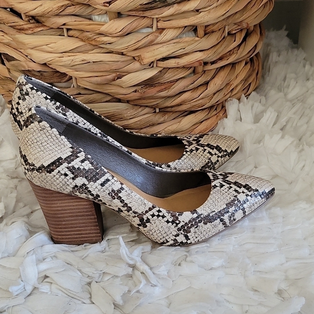Crown vintage Emmarose Reptile heels